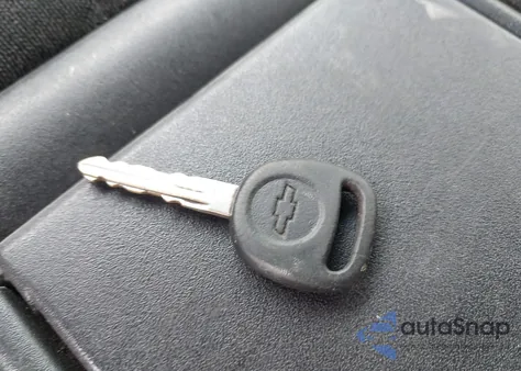 2000 Chevrolet Silverado 1500 Ls from USA, damaged, VIN 2GCEK19T9Y1143502